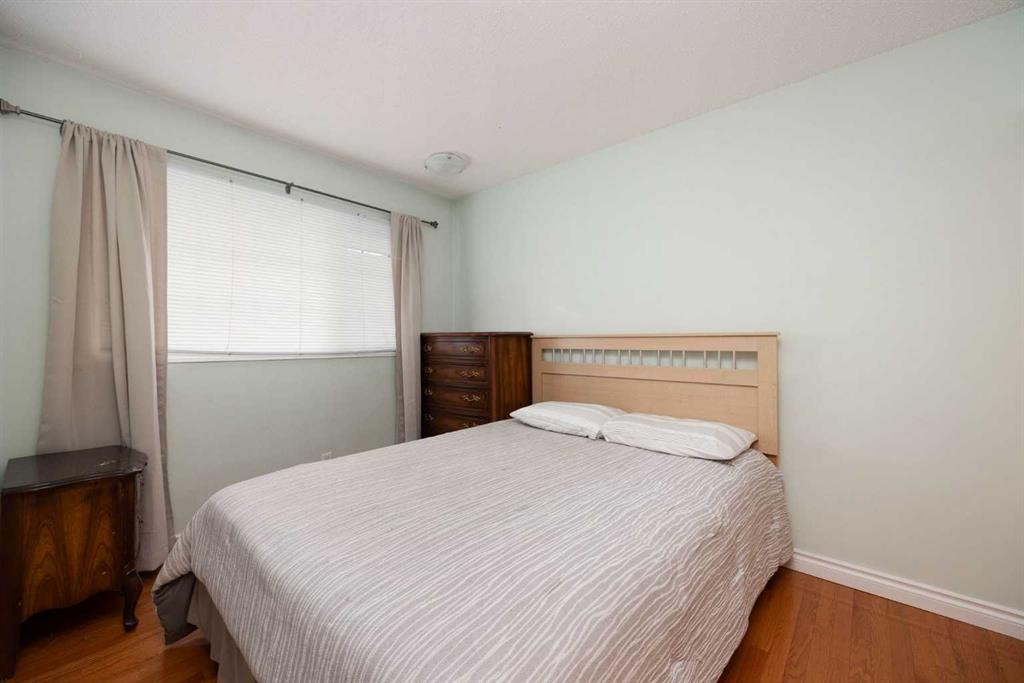 51 Fitzgerald Avenue, Fort Mcmurray, AB - Indoor Photo Showing Bedroom