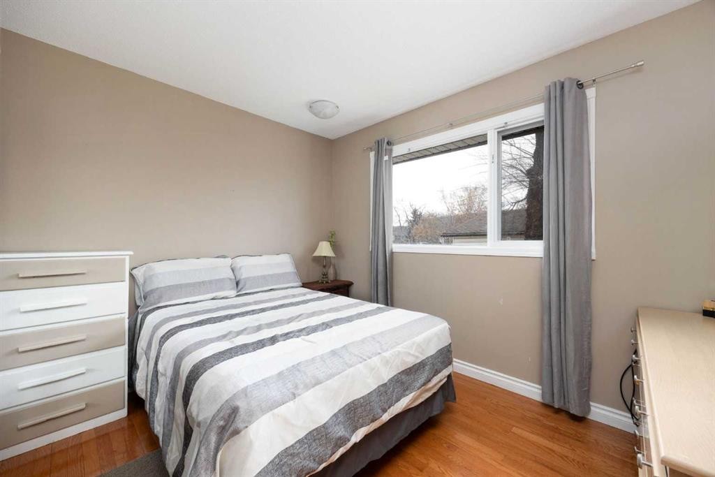 51 Fitzgerald Avenue, Fort Mcmurray, AB - Indoor Photo Showing Bedroom