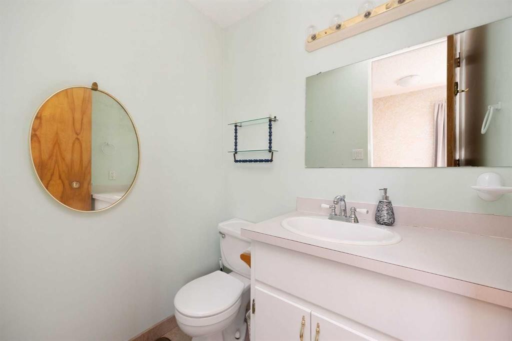 51 Fitzgerald Avenue, Fort Mcmurray, AB - Indoor Photo Showing Bathroom