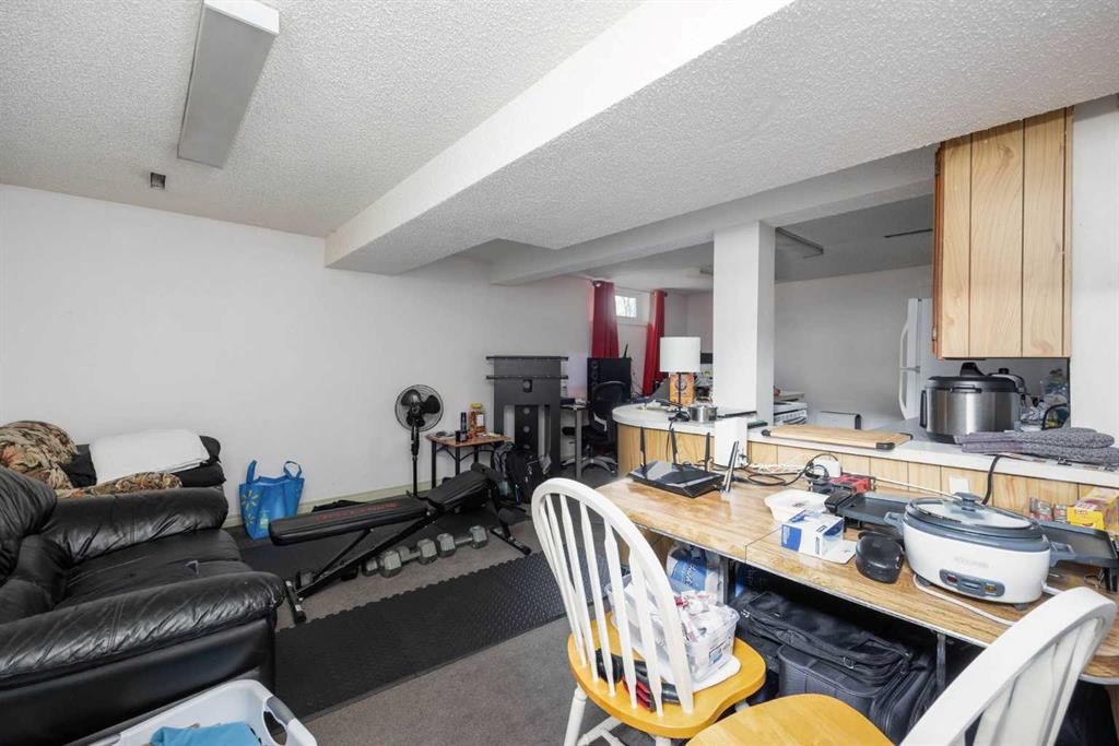 51 Fitzgerald Avenue, Fort Mcmurray, AB - Indoor