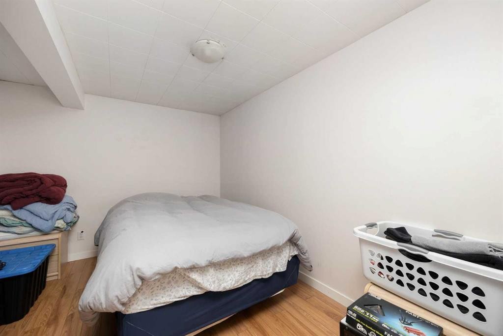 51 Fitzgerald Avenue, Fort Mcmurray, AB - Indoor Photo Showing Bedroom