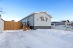 137 Mitchell Drive Fort Mcmurray, AB T9K 2P1