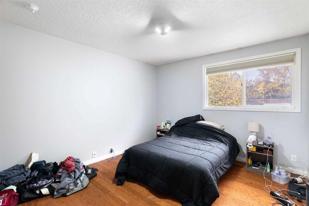 136 Beaumont Crescent, Fort Mcmurray, AB - Indoor Photo Showing Bedroom