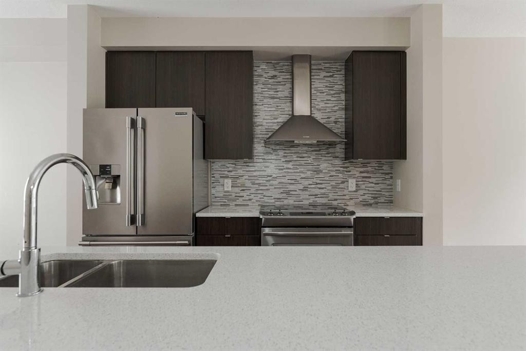 44-141 Fontaine Crescent, Fort Mcmurray, AB - Indoor Photo Showing Kitchen With Double Sink