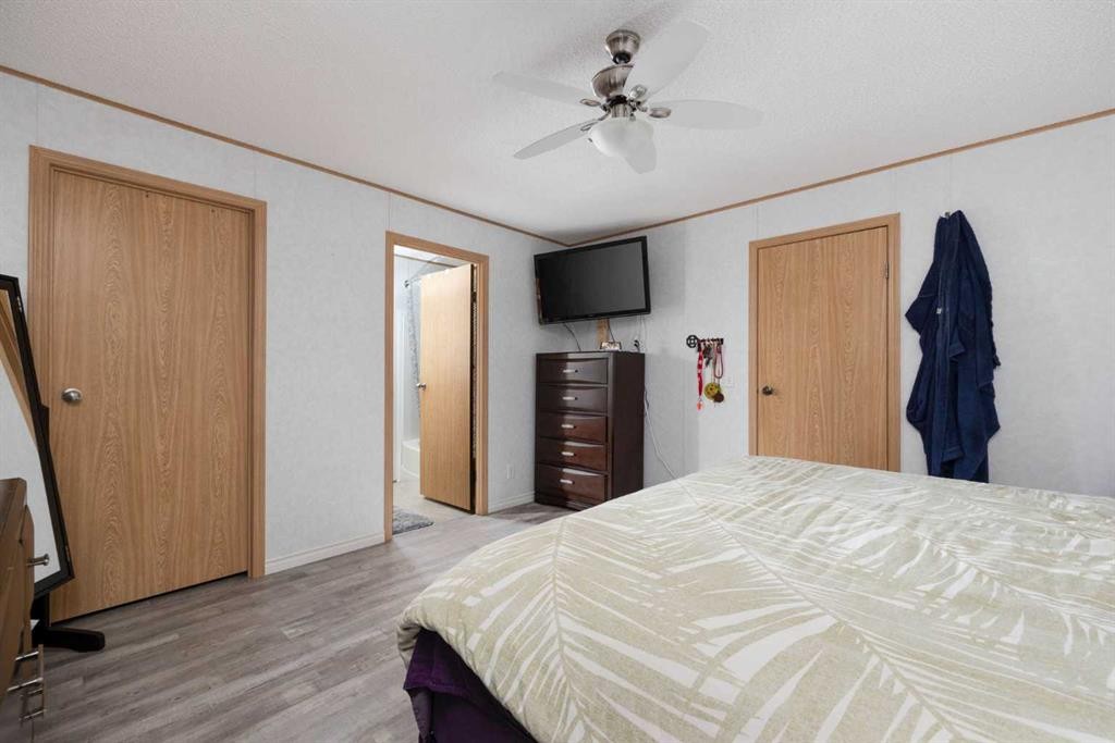 161 Grey Crescent, Fort Mcmurray, AB - Indoor Photo Showing Bedroom