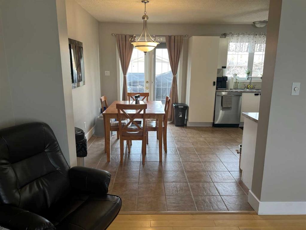 237 Cochrane Crescent, Fort Mcmurray, AB - Indoor