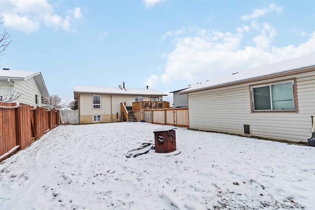 237 Cochrane Crescent, Fort Mcmurray, AB - Outdoor With Exterior