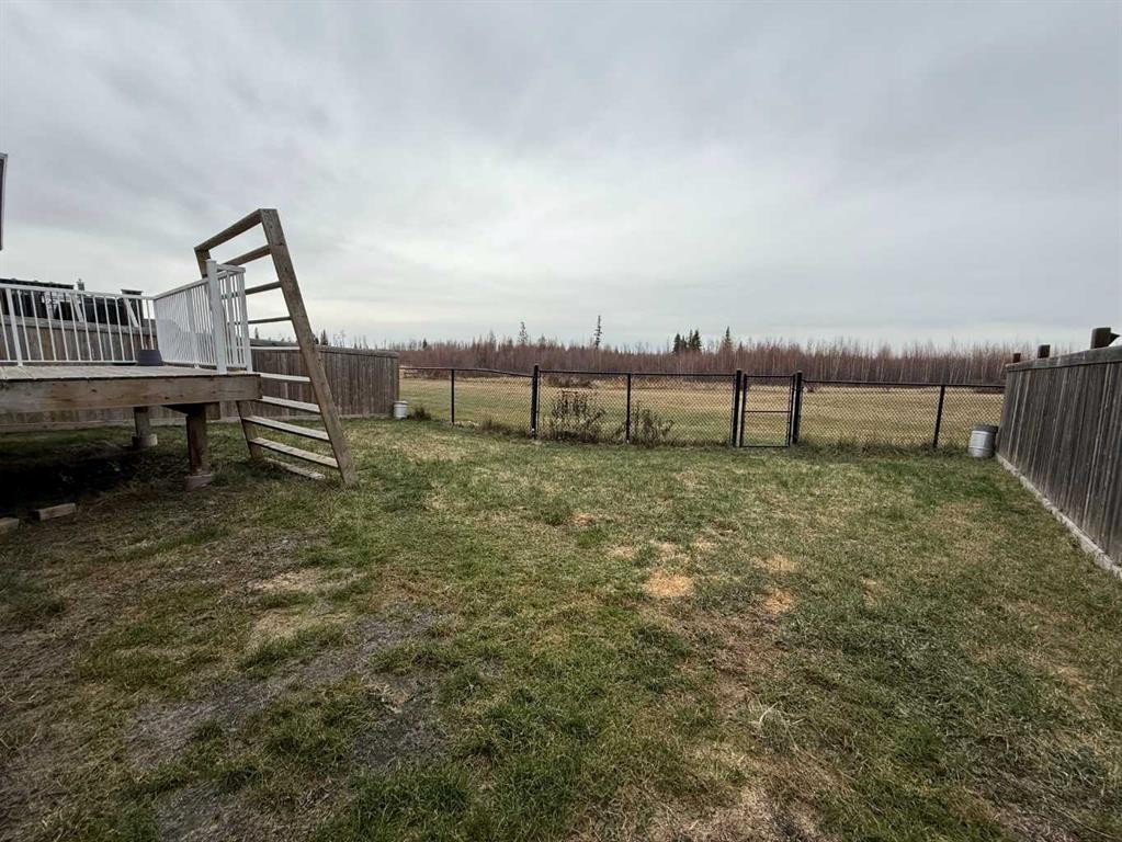 209 Walnut Crescent, Fort Mcmurray, AB - Outdoor