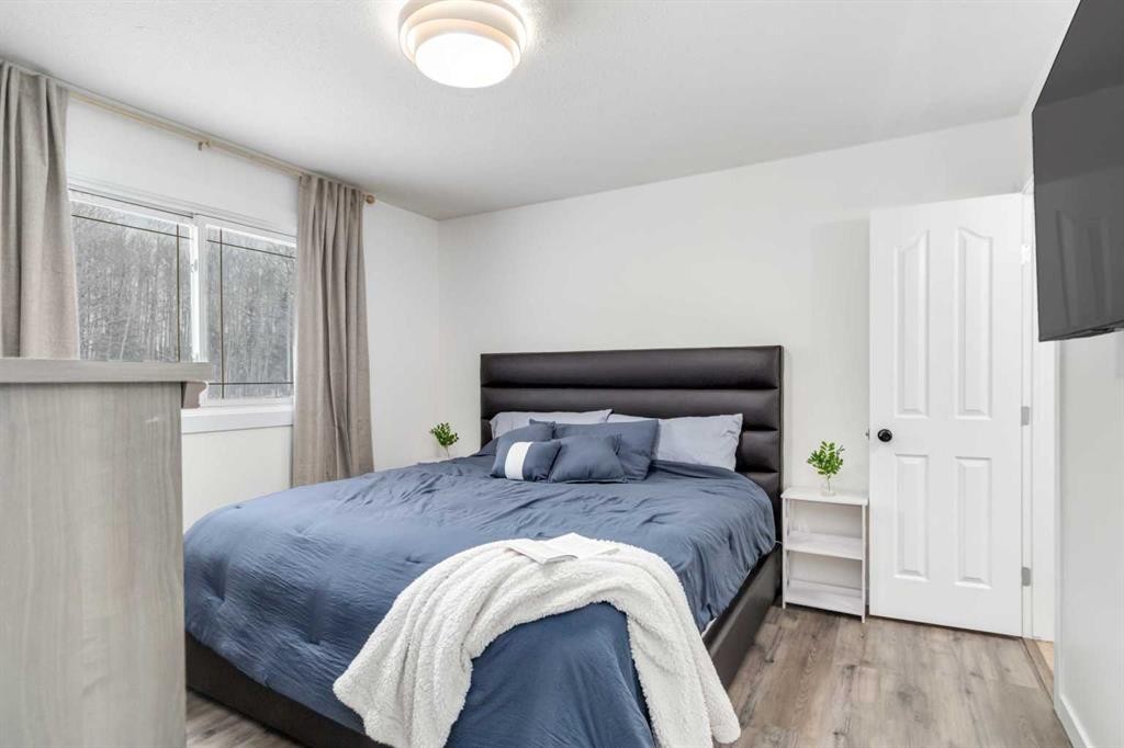 247 Cornwall Drive, Fort Mcmurray, AB - Indoor Photo Showing Bedroom