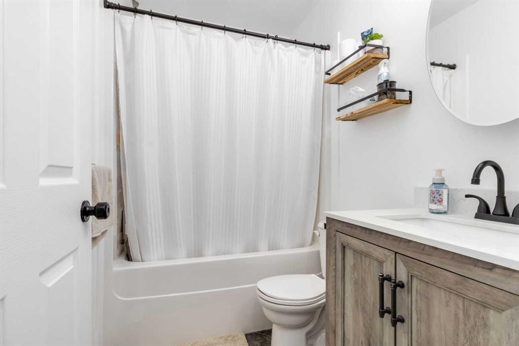 247 Cornwall Drive, Fort Mcmurray, AB - Indoor Photo Showing Bathroom