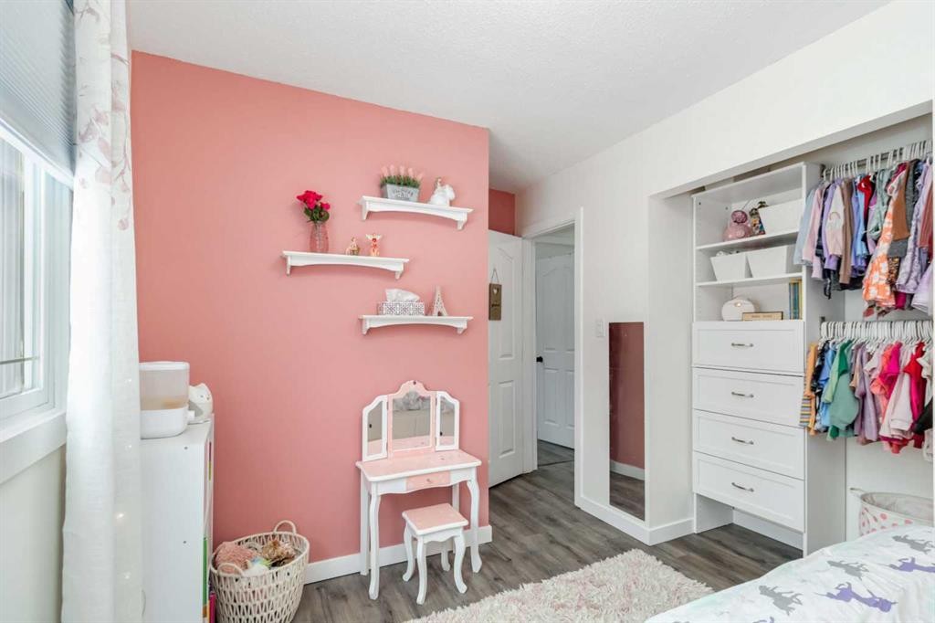 247 Cornwall Drive, Fort Mcmurray, AB - Indoor Photo Showing Bedroom