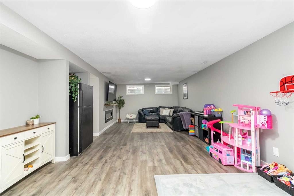 247 Cornwall Drive, Fort Mcmurray, AB - Indoor Photo Showing Other Room