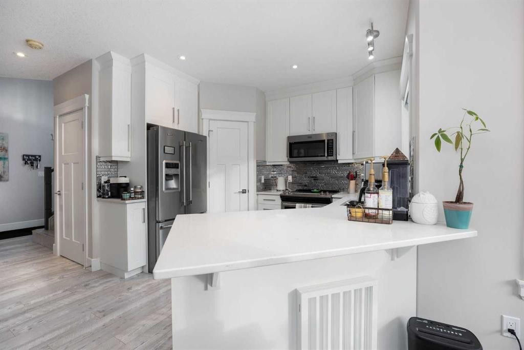 141 Pearson Drive, Fort Mcmurray, AB - Indoor Photo Showing Kitchen