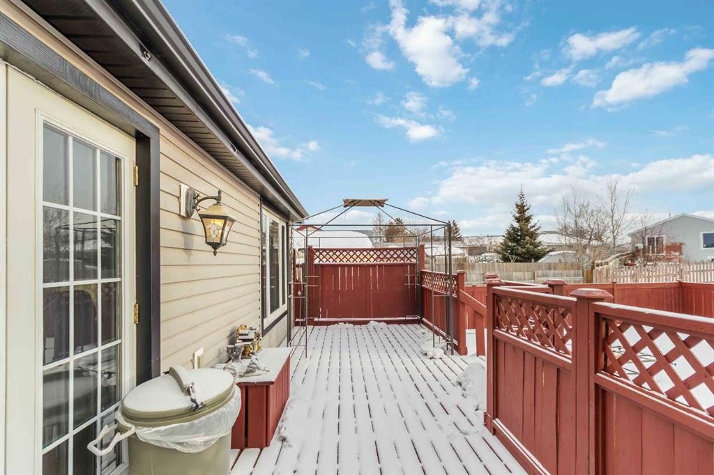 202 Bird Crescent, Fort Mcmurray, AB - Outdoor With Deck Patio Veranda With Exterior