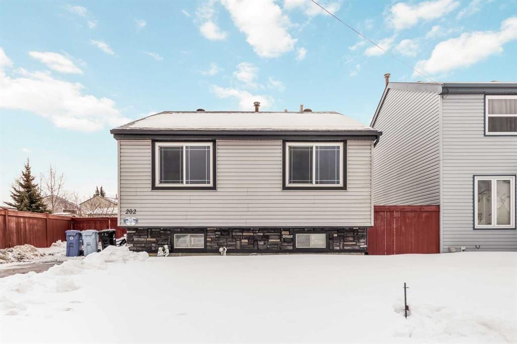 202 Bird Crescent, Fort Mcmurray, AB - Outdoor