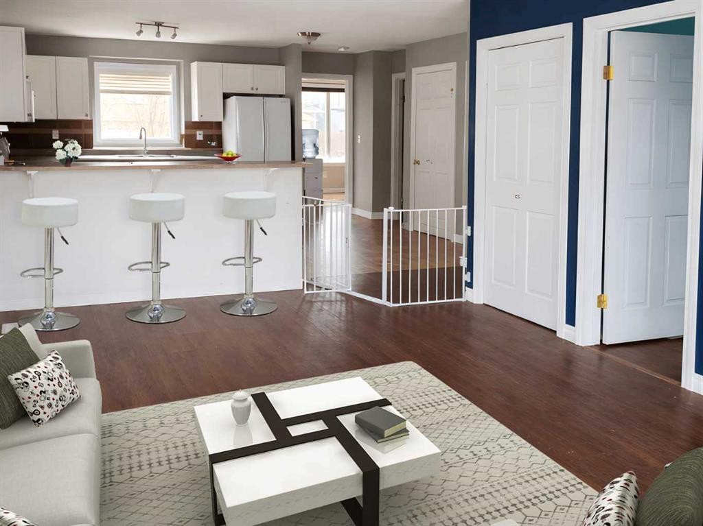 128 Parry Crescent, Fort Mcmurray, AB - Indoor Photo Showing Kitchen