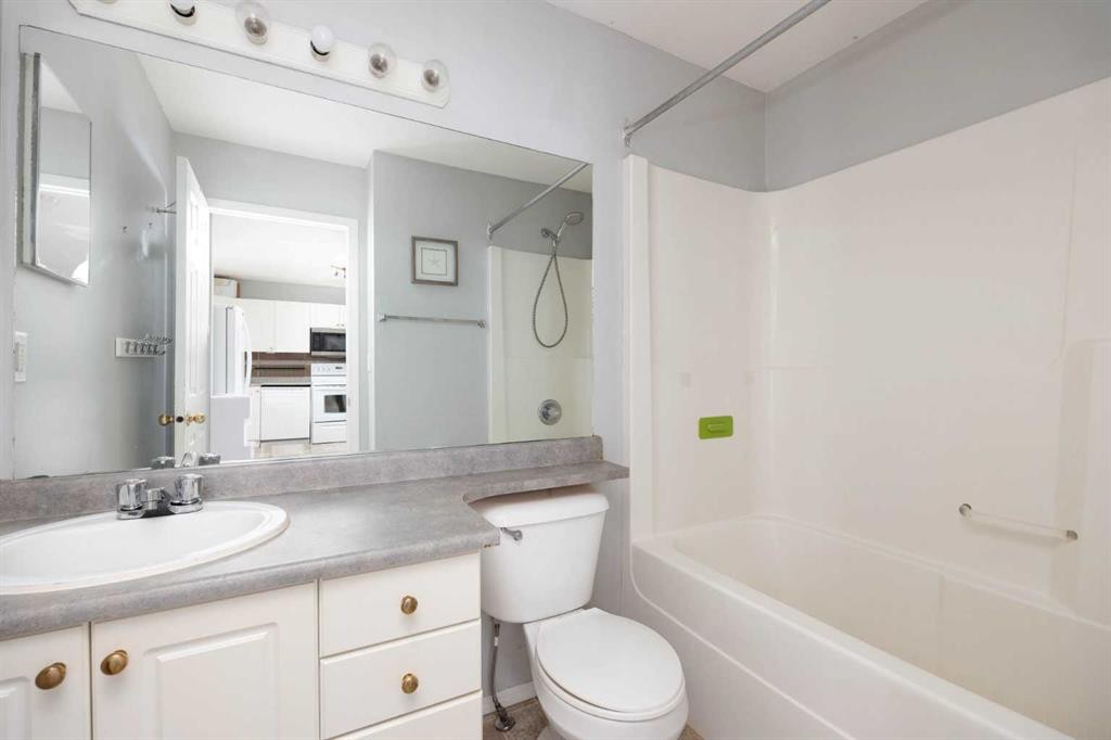 128 Parry Crescent, Fort Mcmurray, AB - Indoor Photo Showing Bathroom