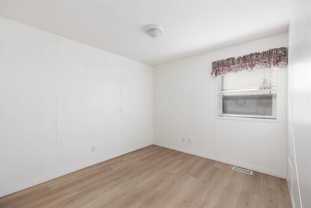 465 Harpe Way, Fort Mcmurray, AB - Indoor Photo Showing Other Room