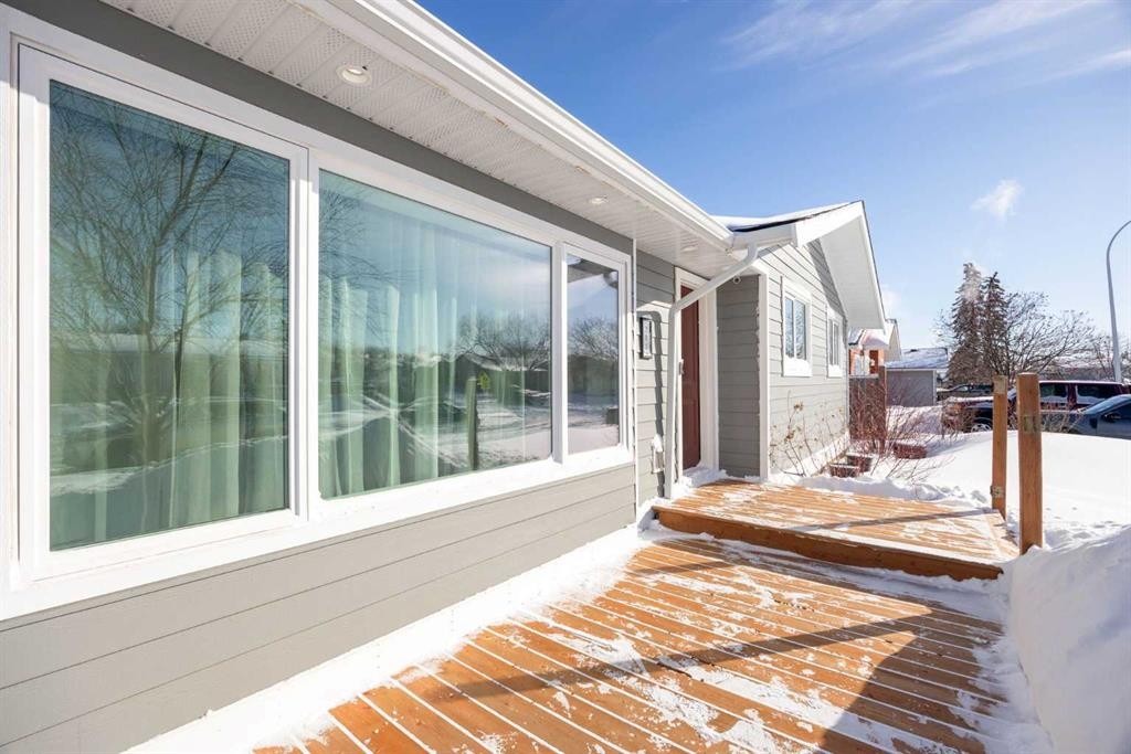 208 Silica Place, Fort Mcmurray, AB - Outdoor With Deck Patio Veranda With Exterior