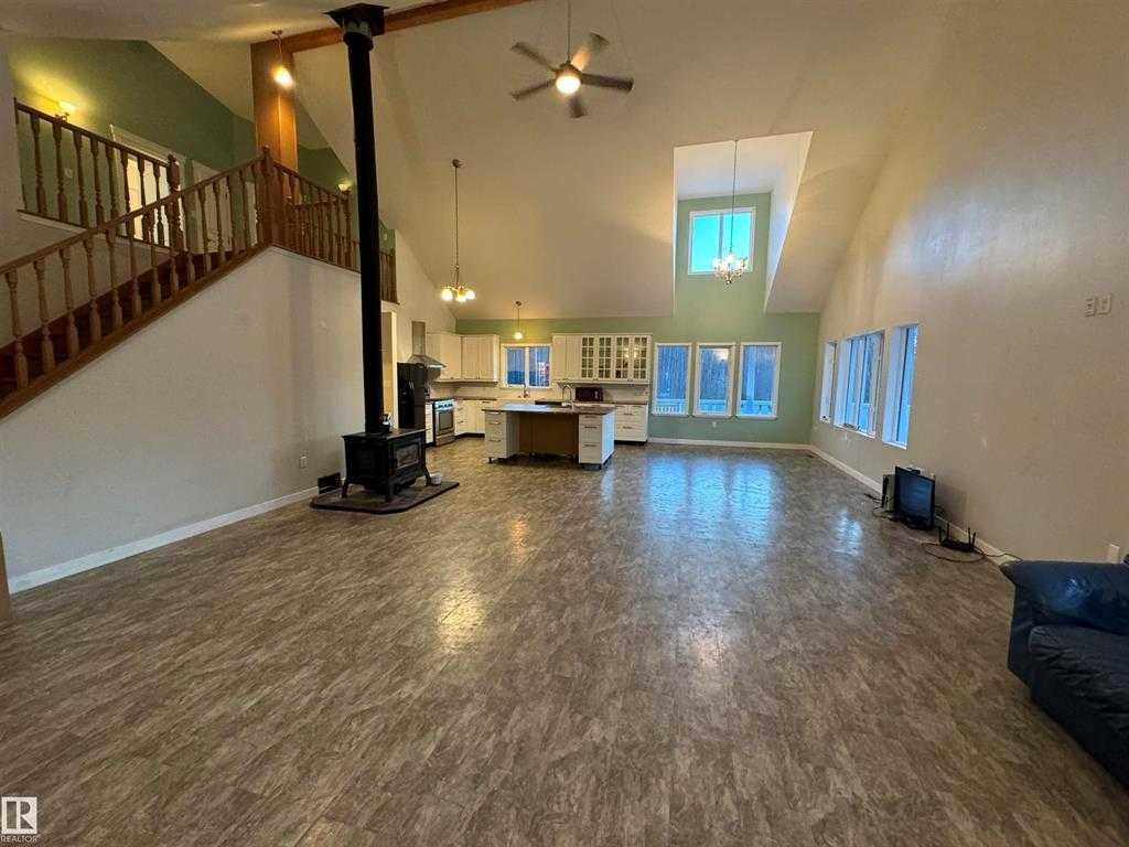 11215 55 Highway, Lac La Biche, AB - Indoor Photo Showing Other Room