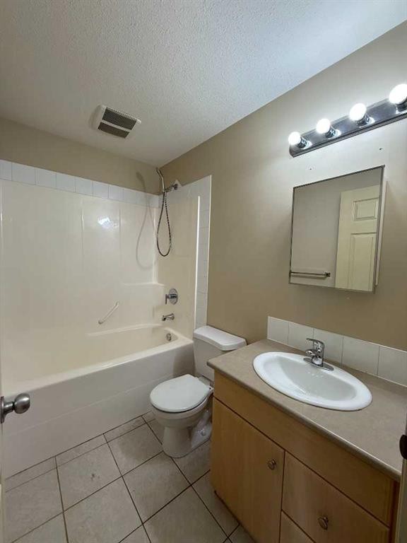 1410-200 Lougheed Drive, Fort Mcmurray, AB - Indoor Photo Showing Bathroom