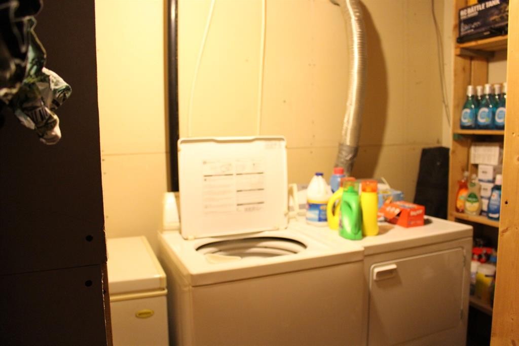 131 Pine Lane, Conklin, AB - Indoor Photo Showing Other Room