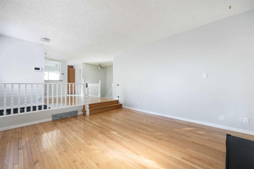 189 Farrell Crescent, Fort Mcmurray, AB - Indoor Photo Showing Other Room