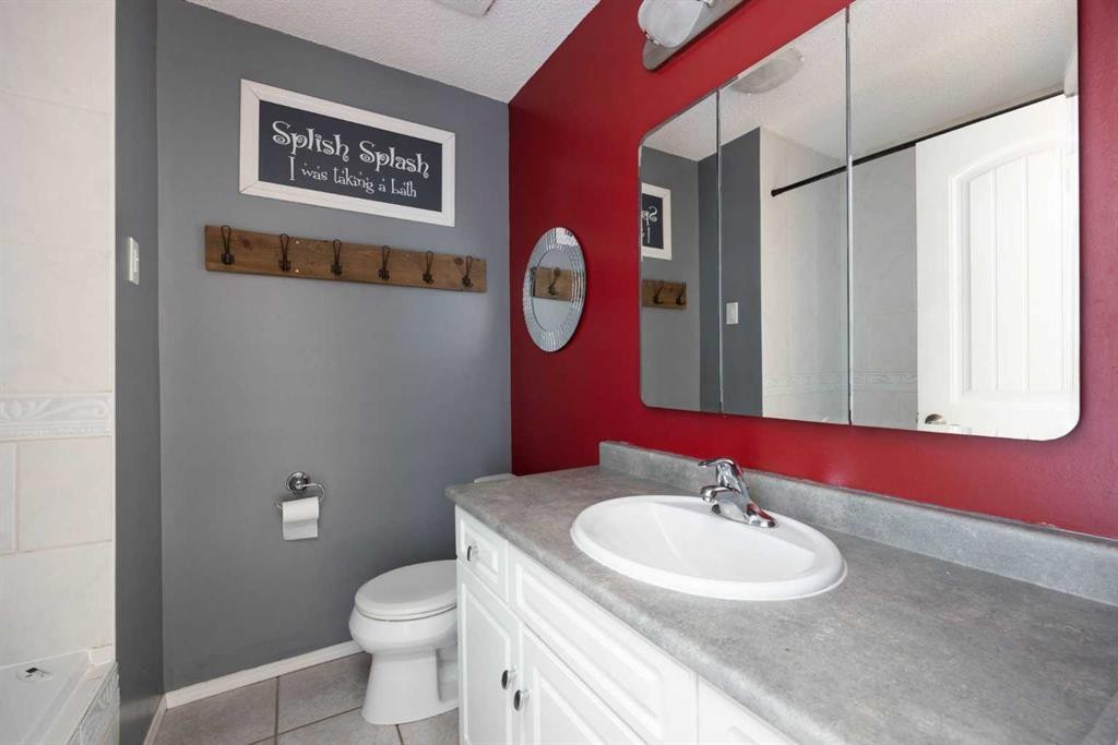 189 Farrell Crescent, Fort Mcmurray, AB - Indoor Photo Showing Bathroom
