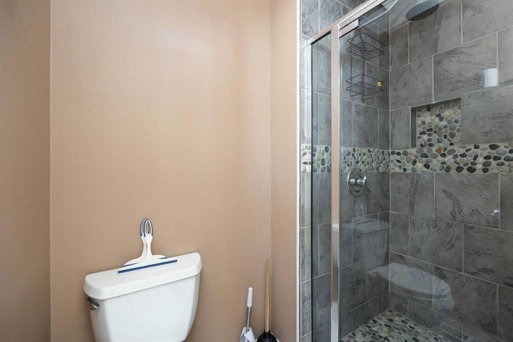 189 Farrell Crescent, Fort Mcmurray, AB - Indoor Photo Showing Bathroom