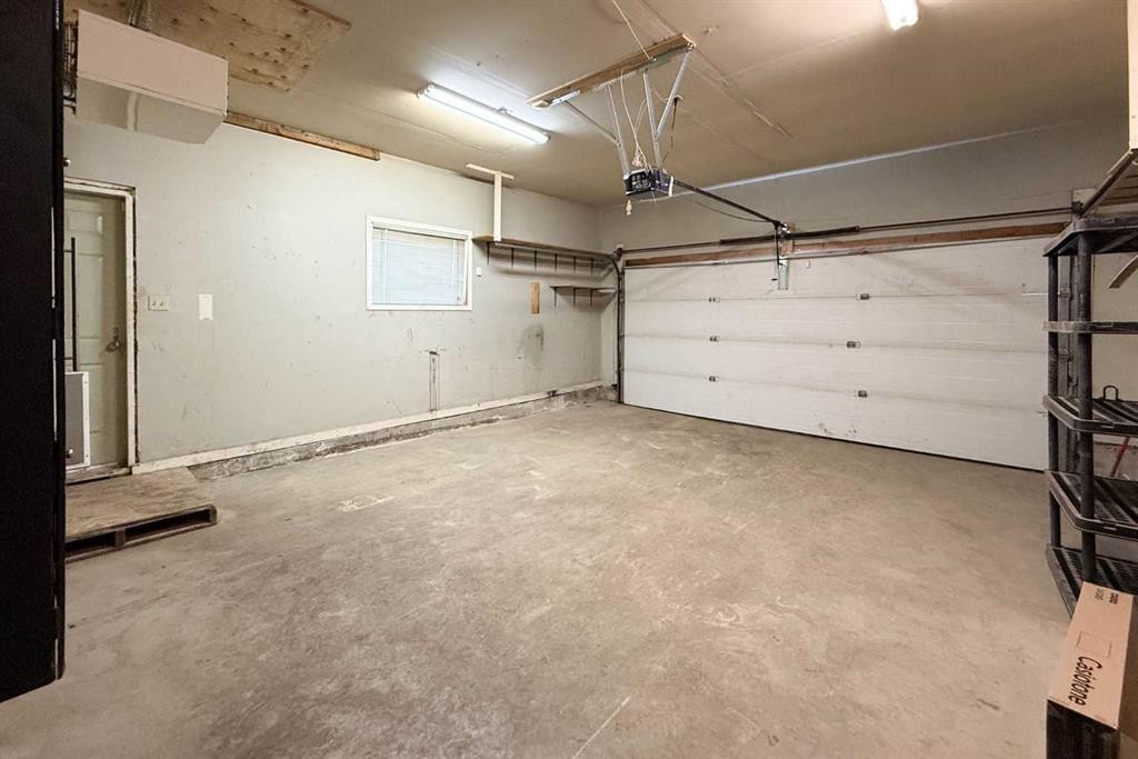 189 Farrell Crescent, Fort Mcmurray, AB - Indoor Photo Showing Garage