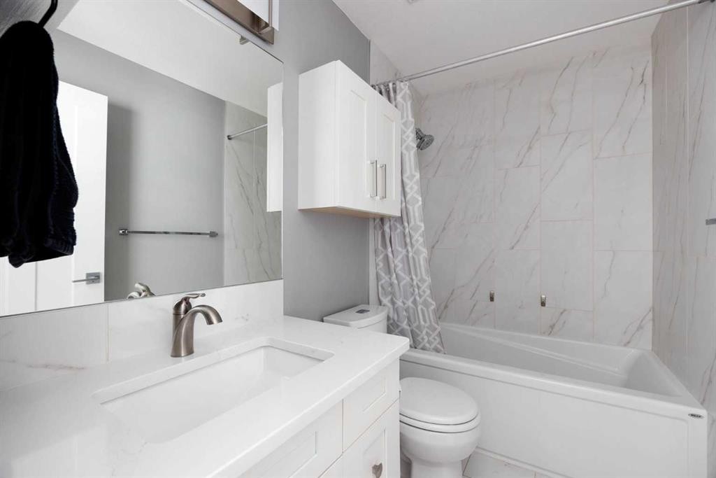 157 Beaumont Crescent, Fort Mcmurray, AB - Indoor Photo Showing Bathroom