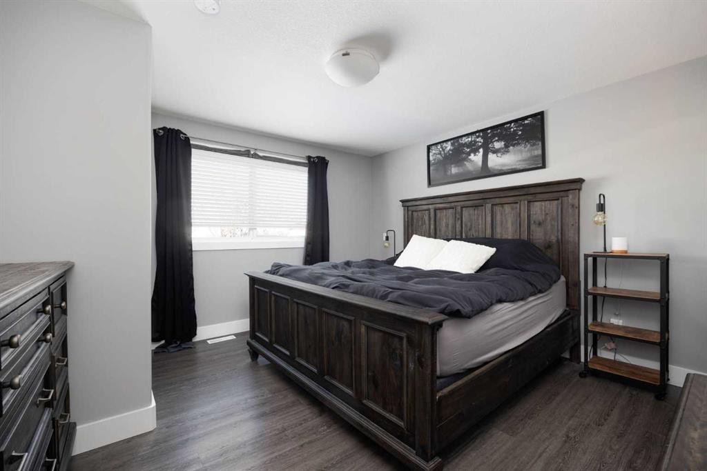 157 Beaumont Crescent, Fort Mcmurray, AB - Indoor Photo Showing Bedroom
