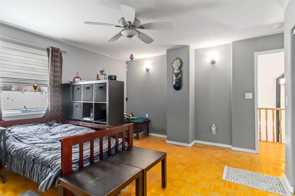 54 Poplar Crescent, Gregoire Lake Estates, AB - Indoor Photo Showing Bedroom