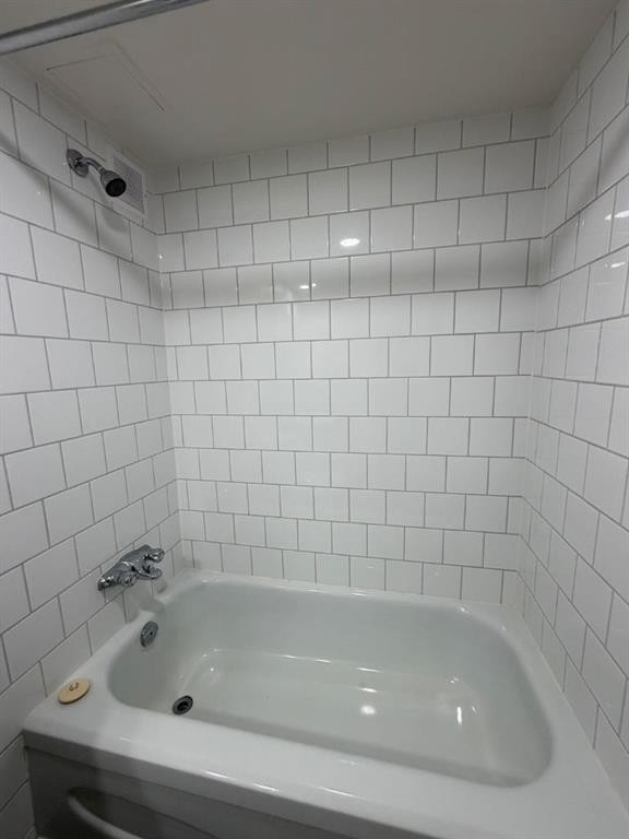 607-13221 Macdonald Drive, Fort Mcmurray, AB - Indoor Photo Showing Bathroom