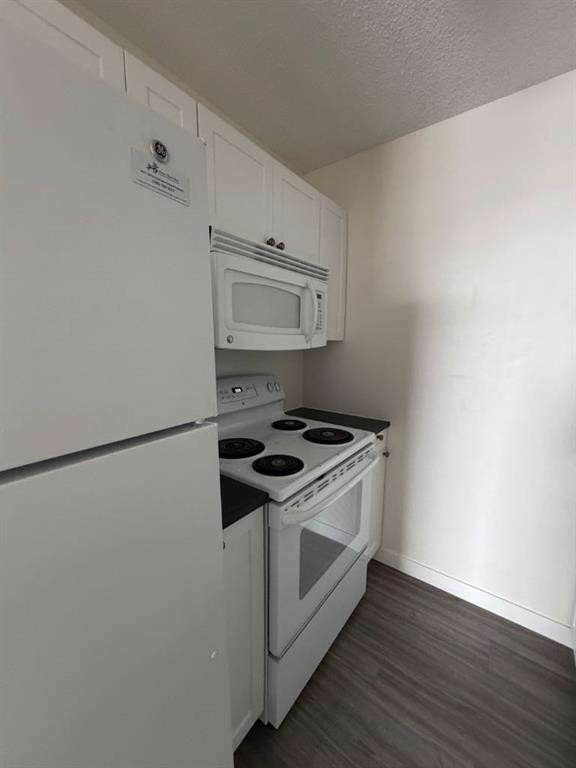 607-13221 Macdonald Drive, Fort Mcmurray, AB - Indoor Photo Showing Kitchen