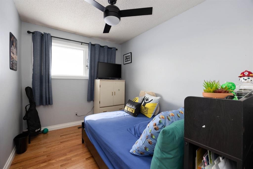 100 Christina Drive, Anzac, AB - Indoor Photo Showing Bedroom