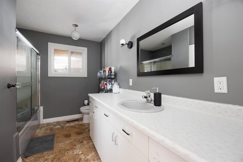 100 Christina Drive, Anzac, AB - Indoor Photo Showing Bathroom