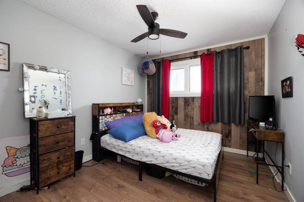100 Christina Drive, Anzac, AB - Indoor Photo Showing Bedroom