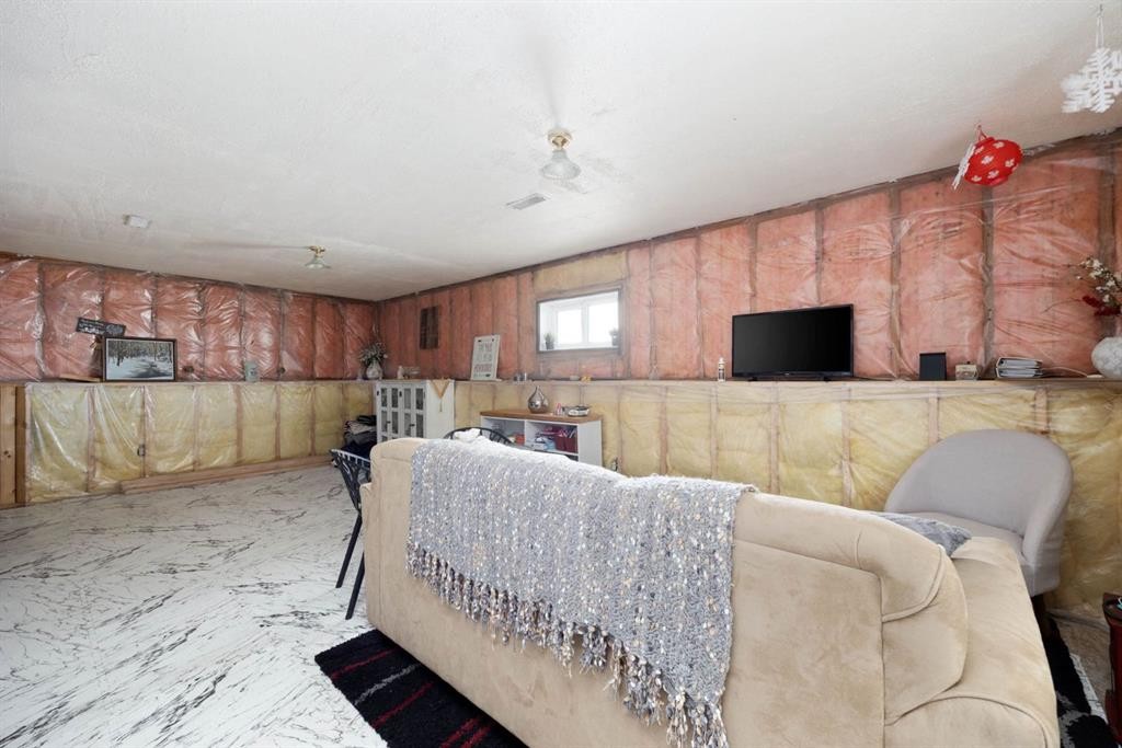 100 Christina Drive, Anzac, AB - Indoor