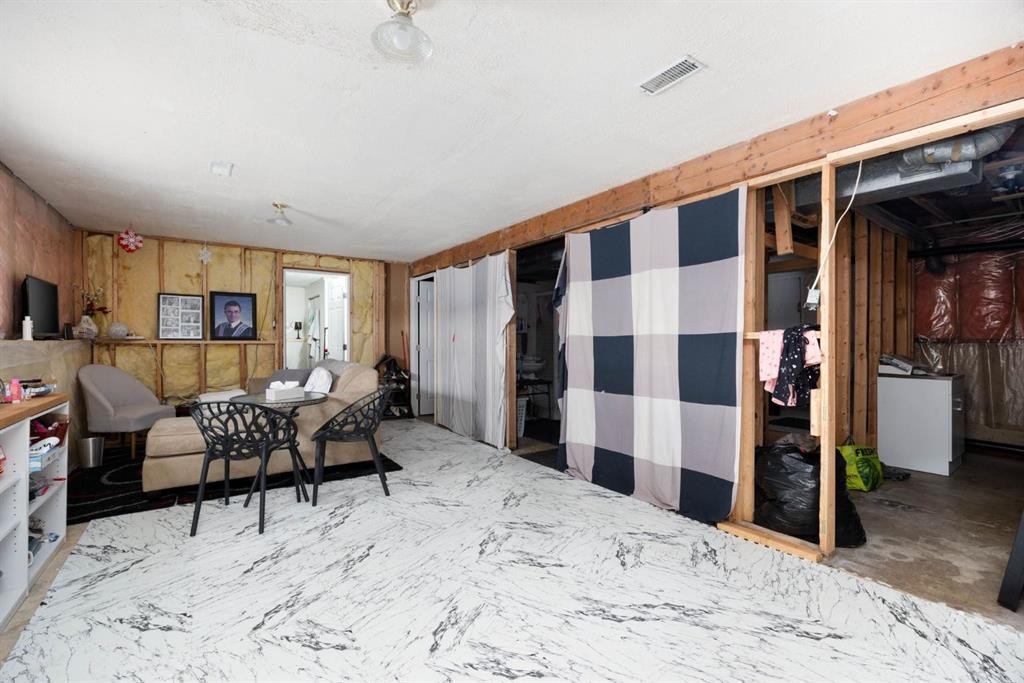 100 Christina Drive, Anzac, AB - Indoor