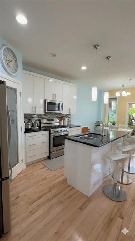 102 Athabasca Crescent, Fort Mcmurray, AB - Indoor Photo Showing Kitchen With Upgraded Kitchen