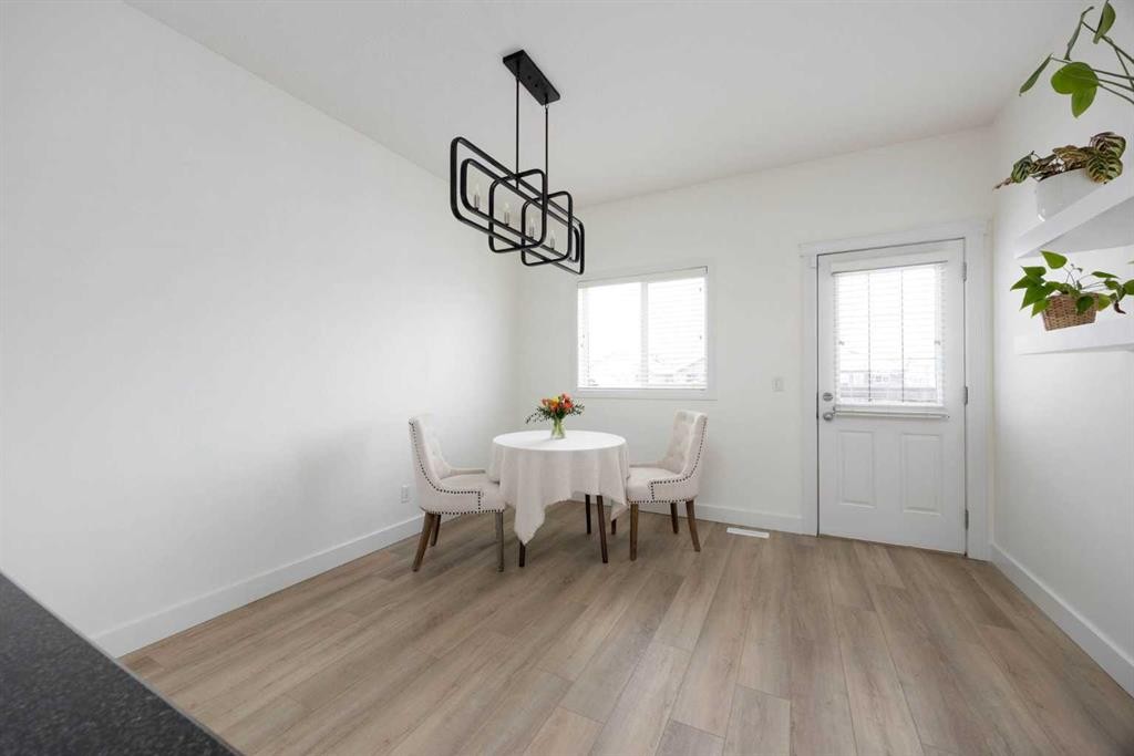 362 Pacific Crescent, Fort Mcmurray, AB - Indoor Photo Showing Dining Room