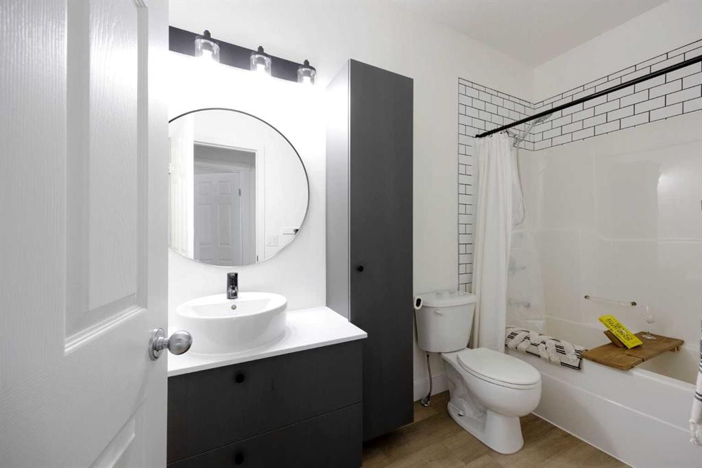 362 Pacific Crescent, Fort Mcmurray, AB - Indoor Photo Showing Bathroom