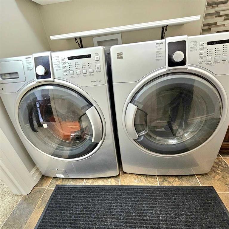 307 Highland Way, Lac La Biche, AB - Indoor Photo Showing Laundry Room