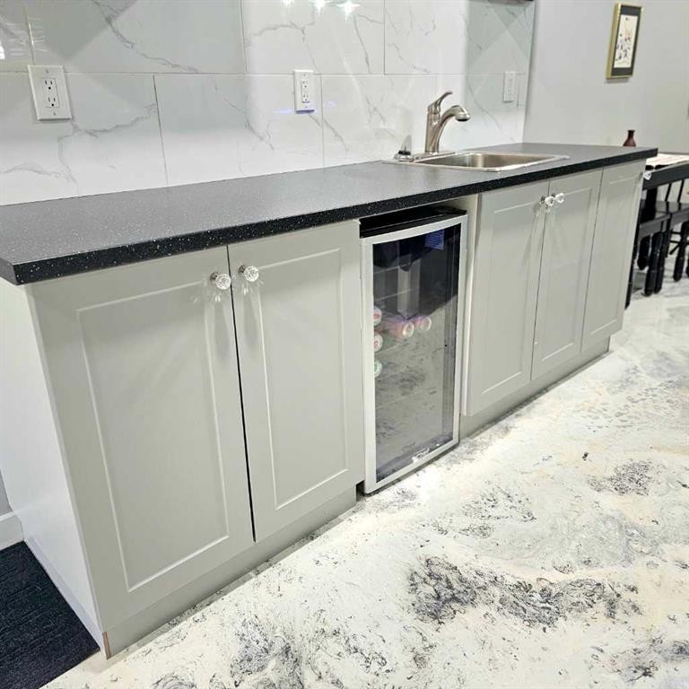 307 Highland Way, Lac La Biche, AB - Indoor Photo Showing Kitchen