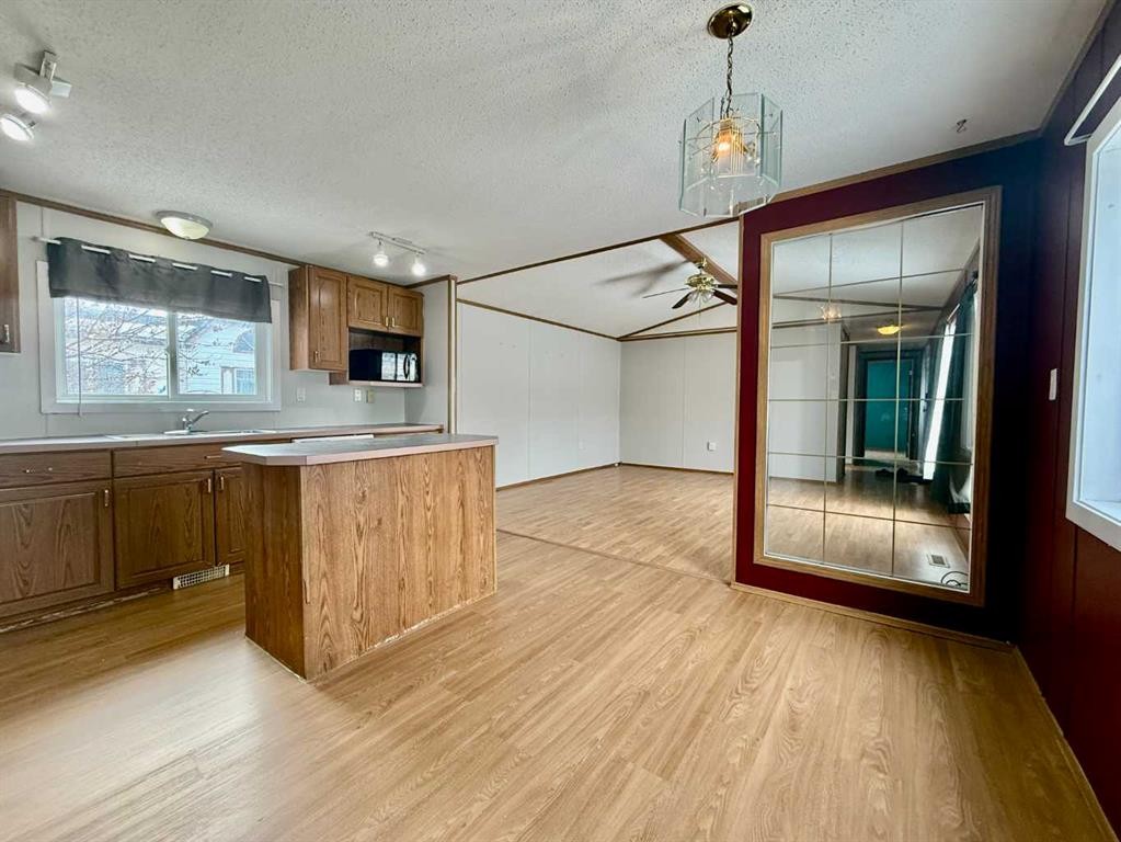 116 Cokerill Crescent, Fort Mcmurray, AB - Indoor Photo Showing Kitchen