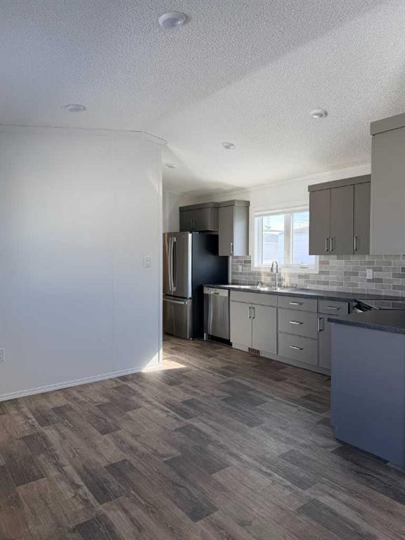 140 Caouette Crescent, Fort Mcmurray, AB - Indoor Photo Showing Kitchen
