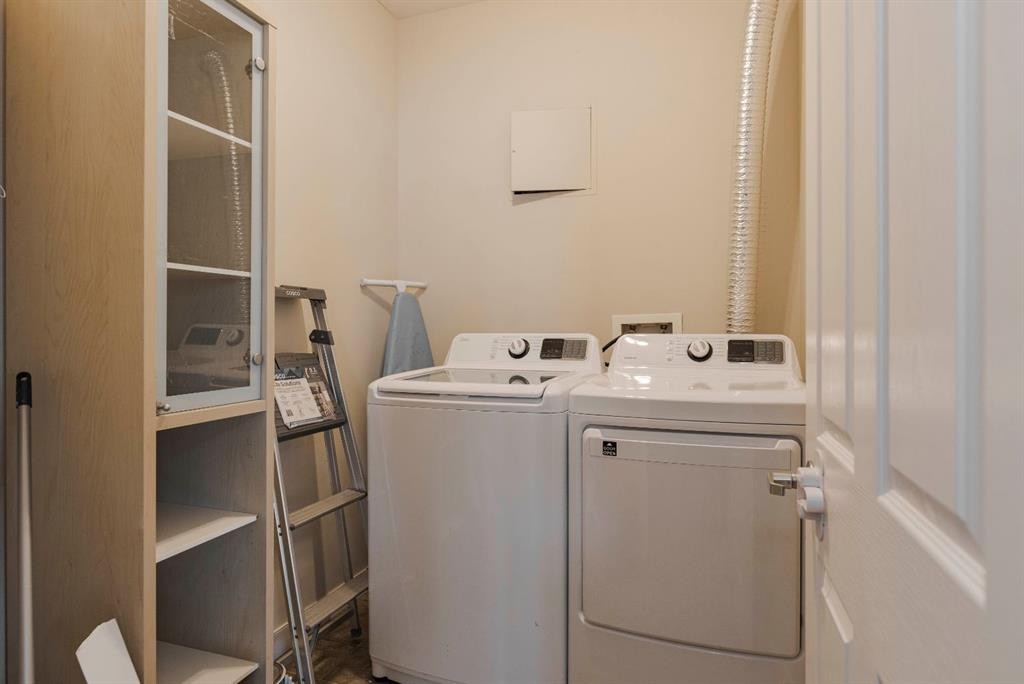 204-100 Denholm Gate, Fort Mcmurray, AB - Indoor Photo Showing Laundry Room