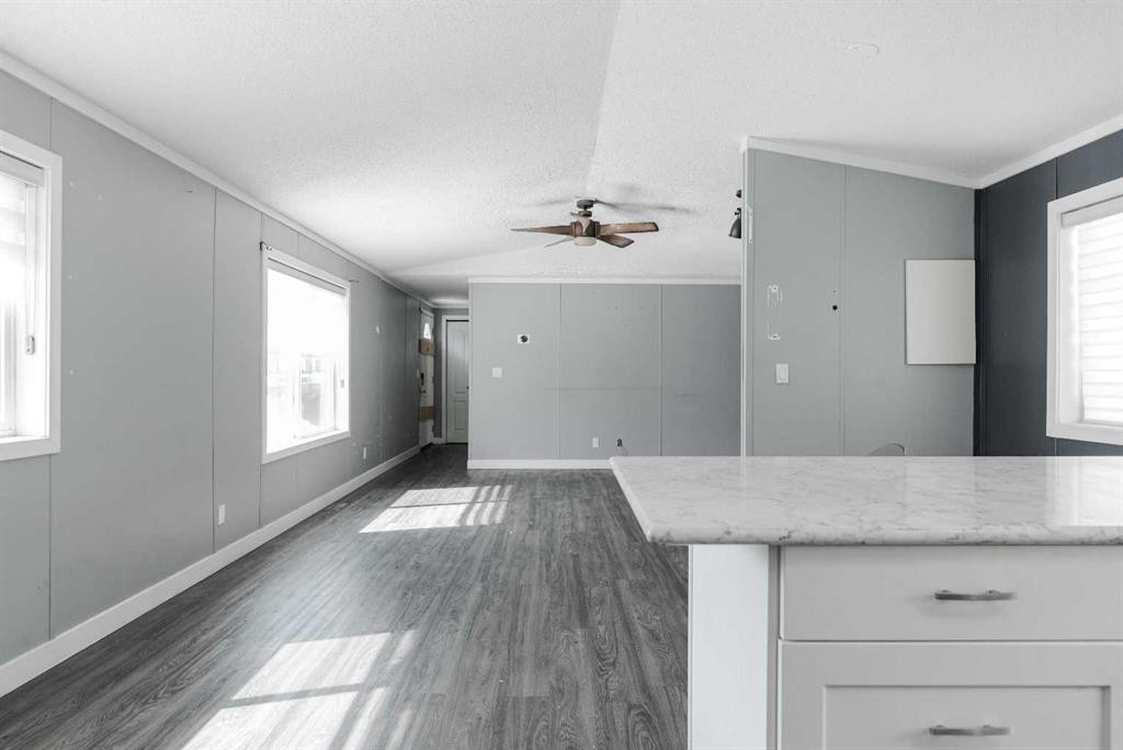 216 Harpe Way, Fort Mcmurray, AB - Indoor Photo Showing Other Room