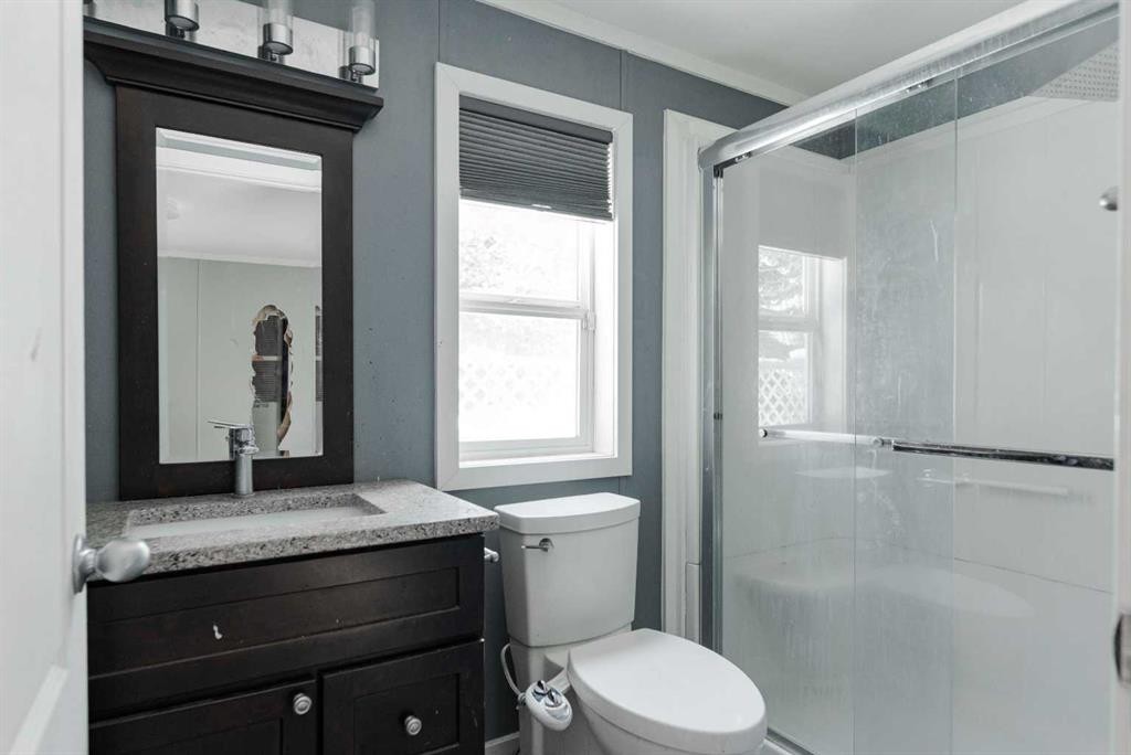 216 Harpe Way, Fort Mcmurray, AB - Indoor Photo Showing Bathroom
